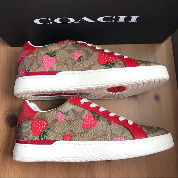 🍓 Coach Clip Low Top Sneaker In Signature Canvas With Wild Strawberry Print - Picture 10 of 13